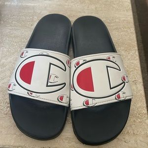 Men’s champion slides size 10